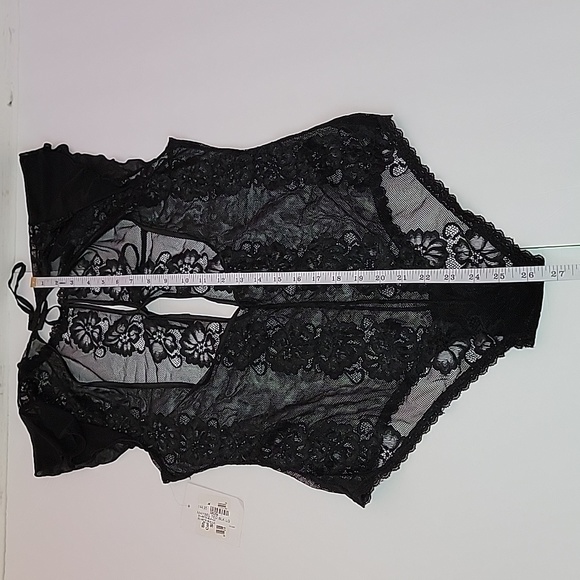 iCollection Sheer Lace Teddy bodysuit/ L. - Picture 6 of 12